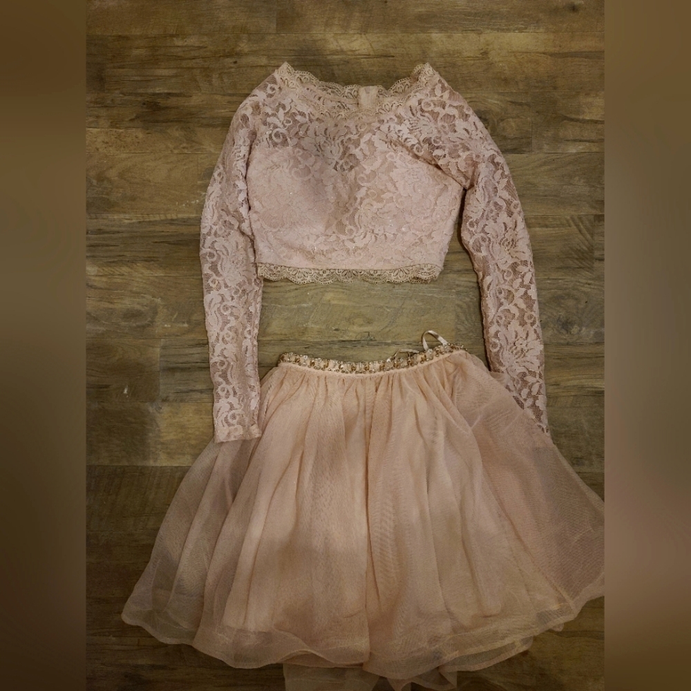 Beautiful 2 piece skirt and top